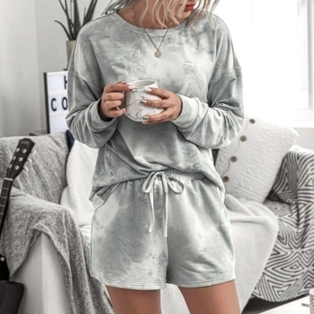 NWOT 2-Piece Tie Dye Loungewear Pajama Set in Gray & White Size Medium